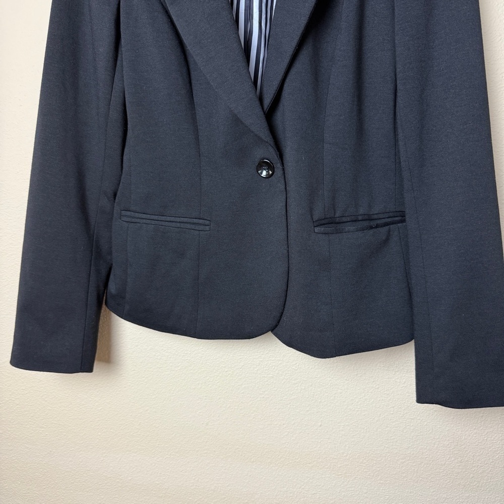 White House Black Market Black Blazer- Size 6 - Picture 4 of 10